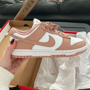 Nike Dunk Low Rose sneakers Size 8 New in Box NIB